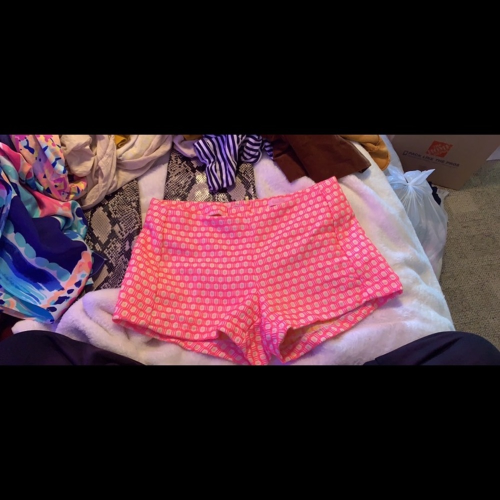 Lilly pulitzer short 2” seam SUPER COMFY